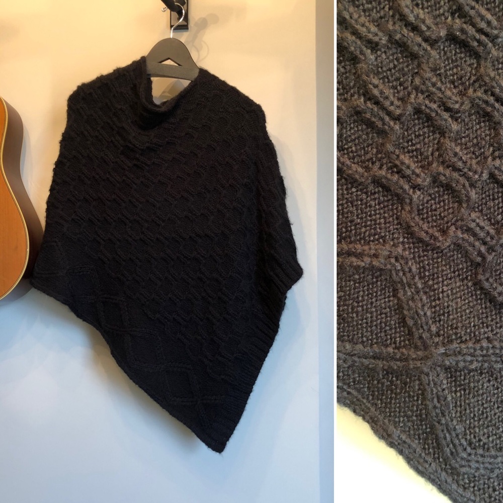 Poncho Wooden Ships M/L NWT